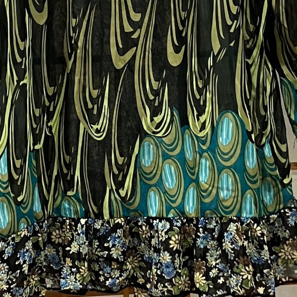 Sheer blouse - Picture 7 of 10